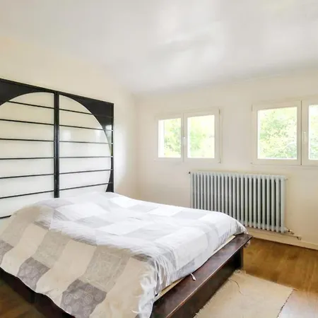 Maison Chaleureuse A Saints Avec Jardin Et Terrasse