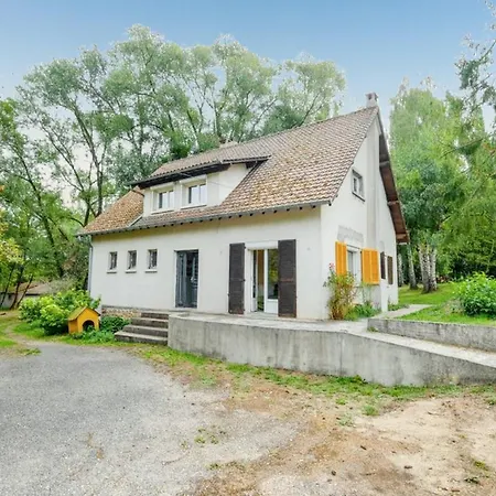 Maison Chaleureuse à Saints Avec Jardin Et Terrasse Beautheil-Saints