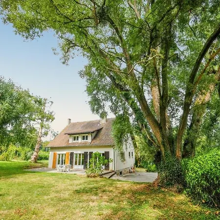 Casa vacanze Maison Chaleureuse à Saints Avec Jardin Et Terrasse