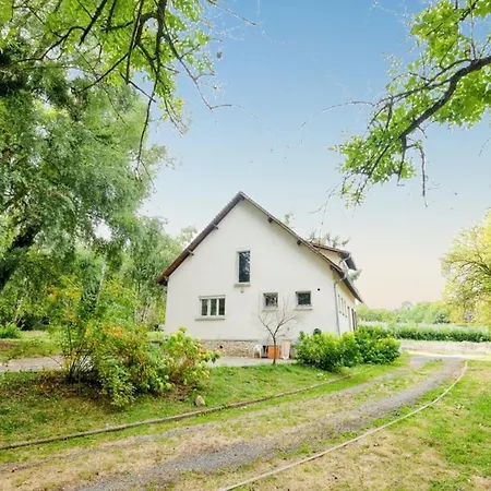 Casa vacanze Maison Chaleureuse à Saints Avec Jardin Et Terrasse Beautheil-Saints