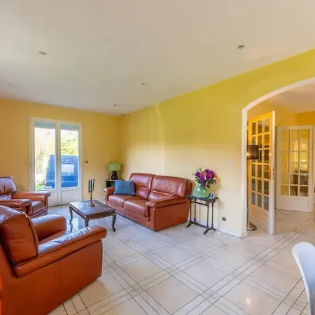 Hébergement de vacances Maison De 3 Avec Jardin Amenage Et Wifi A Saints *